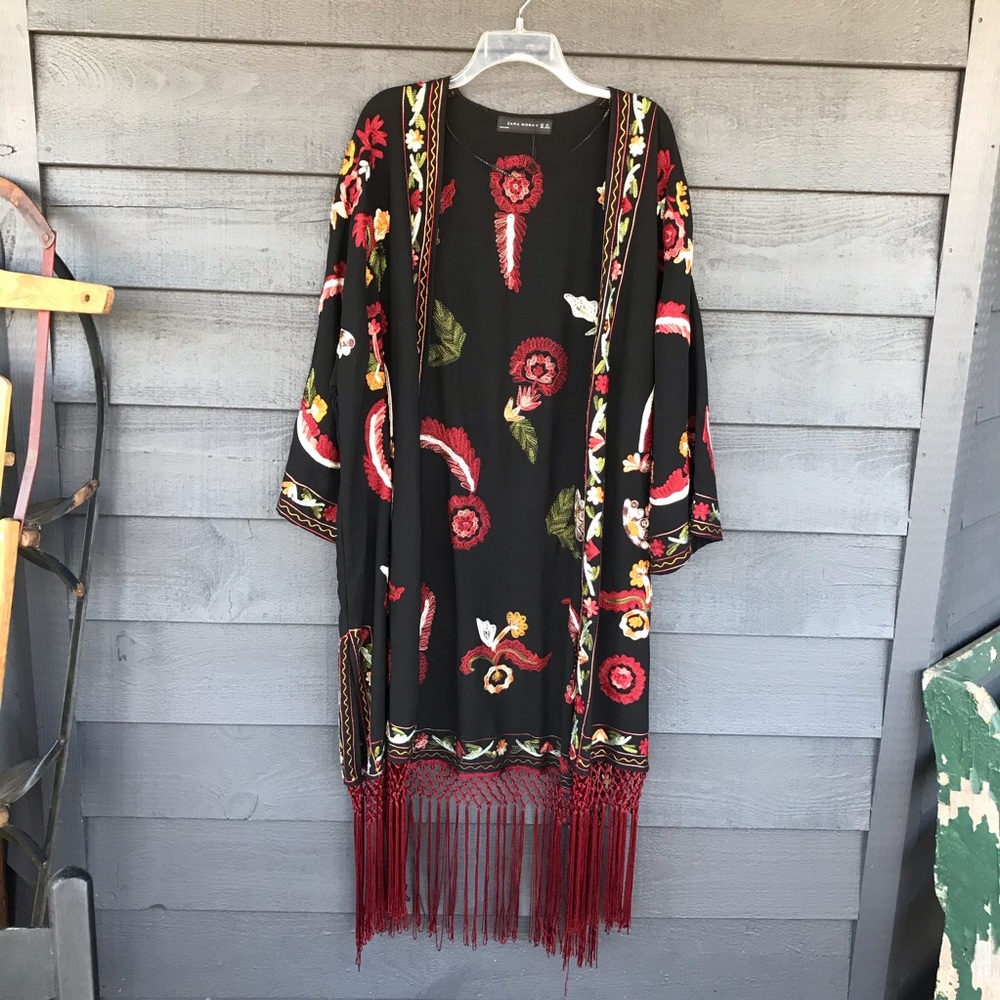 Zara Beautiful Embroidered Fringe Kimono M/L
